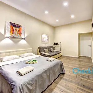 https://two-bedroom-apartment-in-the-center-near-the-national.hotels-of-kiev.com